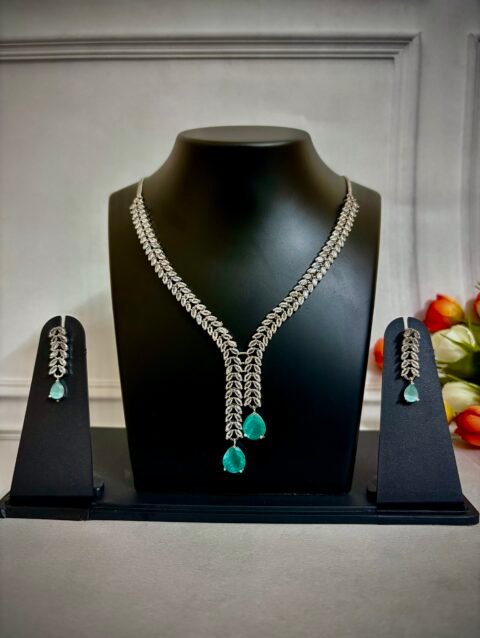 Emerald Grace Necklace Set