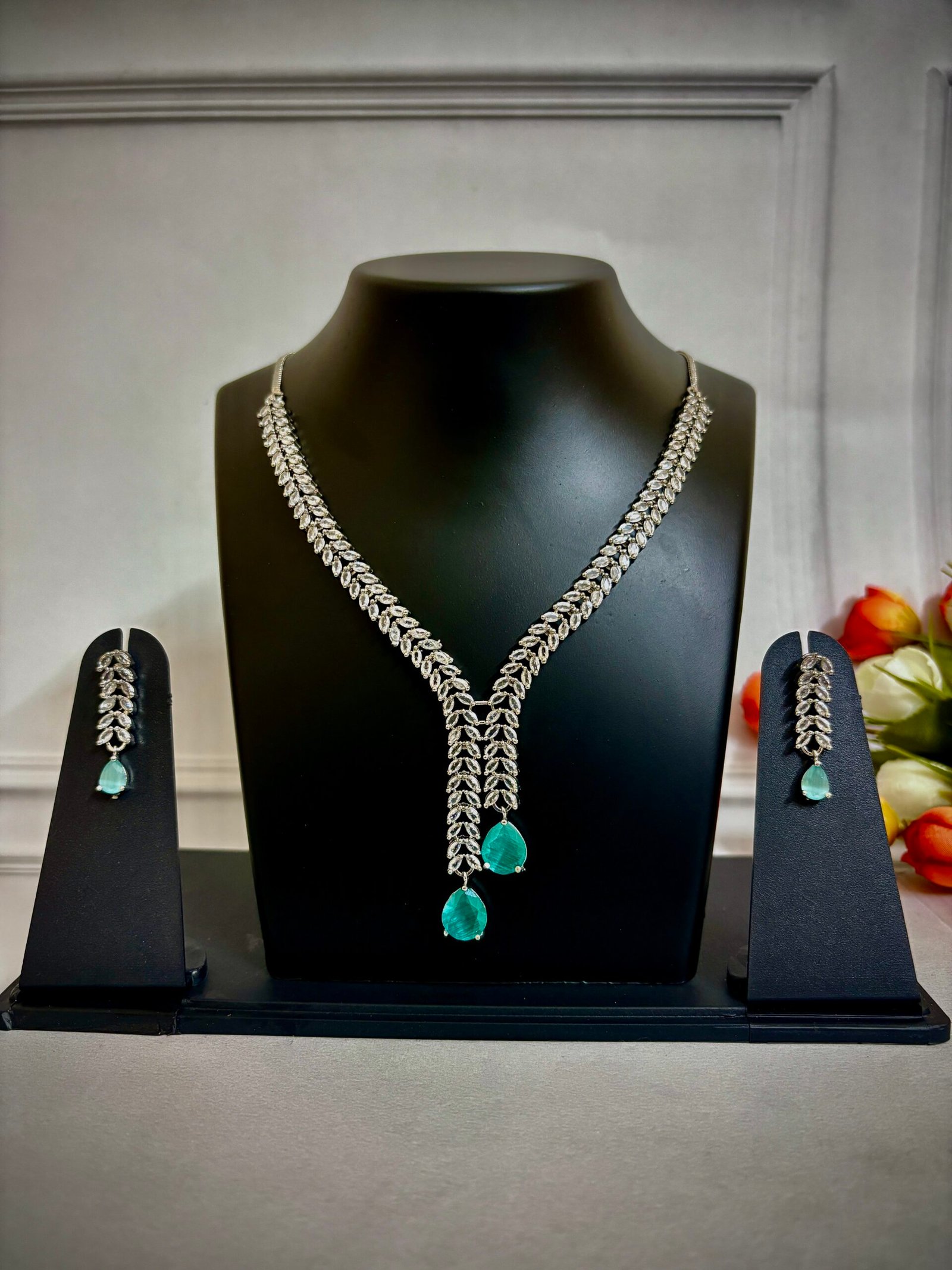 Emerald Grace Necklace Set