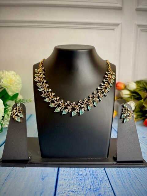 Mint Leaf Elegance Necklace Set