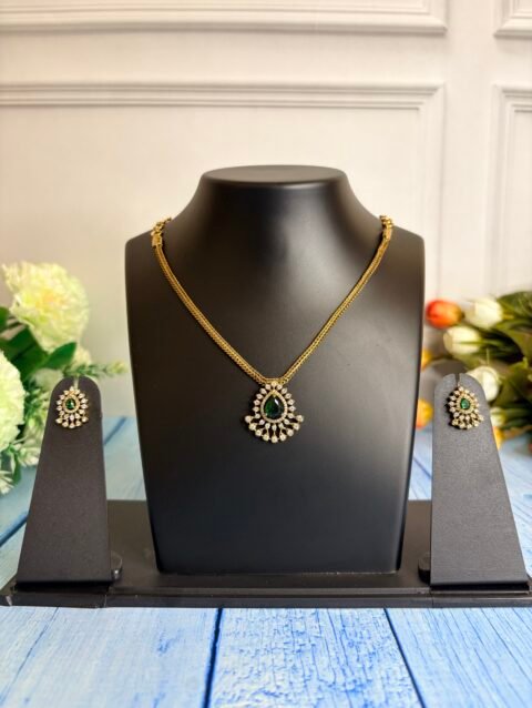 Emerald Grace Necklace Set