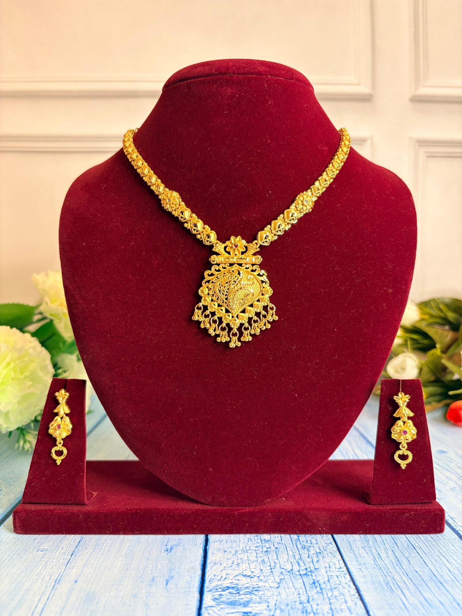 Royal Temple Pendant Necklace Set